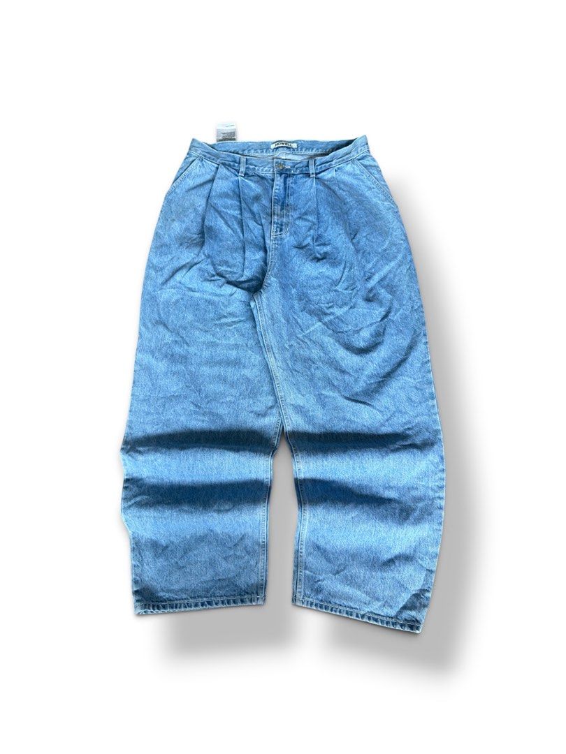 HOWELL / Baggy Pleated Denim Pants (Category: Jeans) located in General Santos City (Dadiangas). Submitted by archives_haus (Listing ID 1469815890, Image 1). Description: HOWELL / Baggy Pleated Denim Pants W - 34 to 36 L - 42.5 T - 16.5 H - 10 hard denim / thick / heavy denim excellent condition looks classic nice fittings.