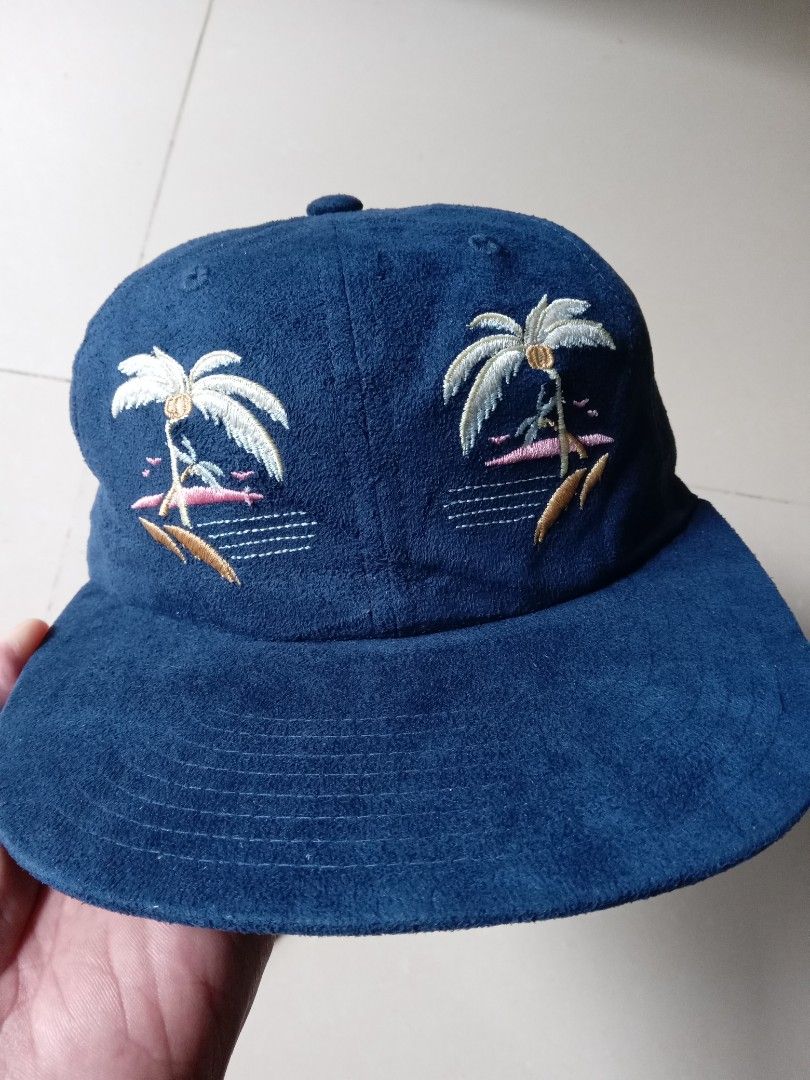 Huf 6panel hat (Category: Activewear) located in Akbar. Submitted by bethlehema07352 (Listing ID 1469828216, Image 2). Description: .