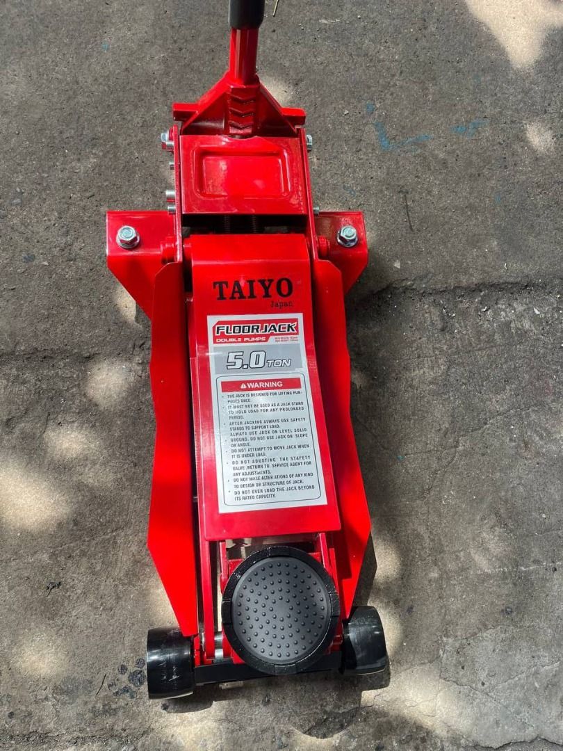 Hydraulic Floor Jack Specs: 5T (Category: Everything Else Others) located in Manila. Submitted by joeyroque09 (Listing ID 1469780705, Image 3). Description: Hydraulic Floor Jack Specs: 5T.