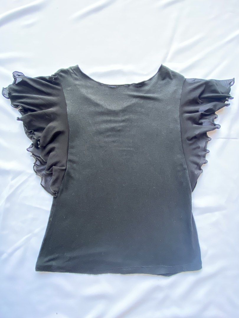 iDance Black Flutter Sleeve Dance Batwing Top with Logo (Category: Activewear) located in Cauayan City . Submitted by alt_olshop4 (Listing ID 1469800169, Image 3). Description: ♡ Ballerina Batwing Black Top ♡ Size: Small to medium Bust:15.5" Width/waist: 14" Length: 20.5-21" Brand: Na Condition/flaws: pinhole at the back and sign of usage M 200 S 250 G 300 Lock price 380 Swipe/see comment section -> to see flaws Please read the following ♡ Please