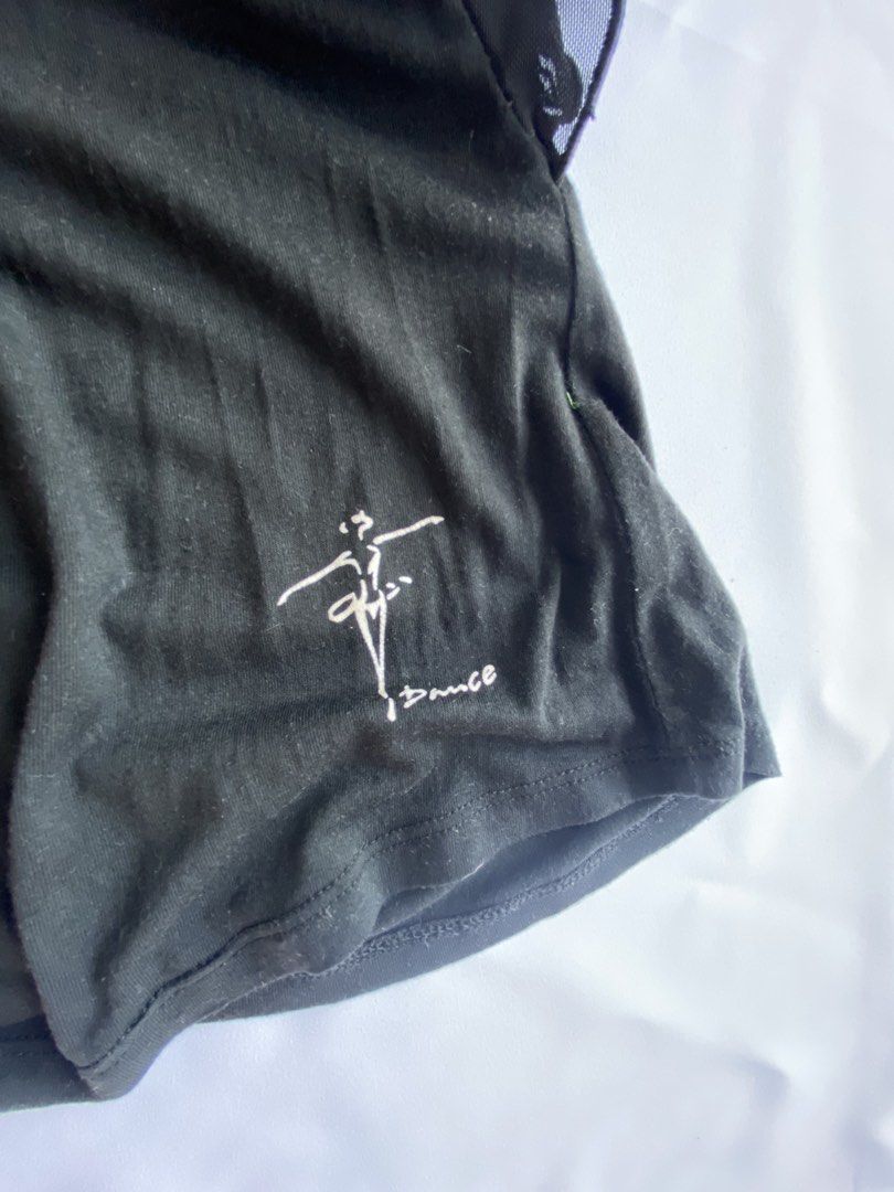 iDance Black Flutter Sleeve Dance Batwing Top with Logo (Category: Activewear) located in Cauayan City . Submitted by alt_olshop4 (Listing ID 1469800169, Image 2). Description: ♡ Ballerina Batwing Black Top ♡ Size: Small to medium Bust:15.5" Width/waist: 14" Length: 20.5-21" Brand: Na Condition/flaws: pinhole at the back and sign of usage M 200 S 250 G 300 Lock price 380 Swipe/see comment section -> to see flaws Please read the following ♡ Please