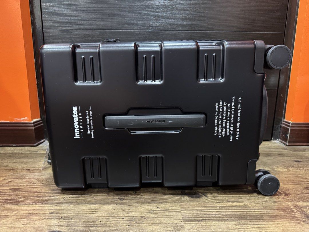 Innovator IW33: Black (Category: Luggage) located in Quezon City. Submitted by tag_sale_bargains (Listing ID 1469886391, Image 2). Description: Product number: IW33 Size: H54 x W36 x D25 cm (Total: 115 cm) Carry-on allowed (over 100 seats for international and domestic flights) Capacity: 39L Weight: 3kg Material: Polycarbonate Type: Zip Sold Out on the website RFS: Decluttering MOP: GCash .