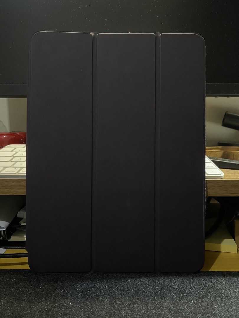 Ipad 11inch apple smart folio (Category: Cases & Sleeves) located in Pasig City. Submitted by fountainpenmd (Listing ID 1469821501, Image 2). Description: Apple smart folio for 11in ipad Case only No box Decluttering selling as is.