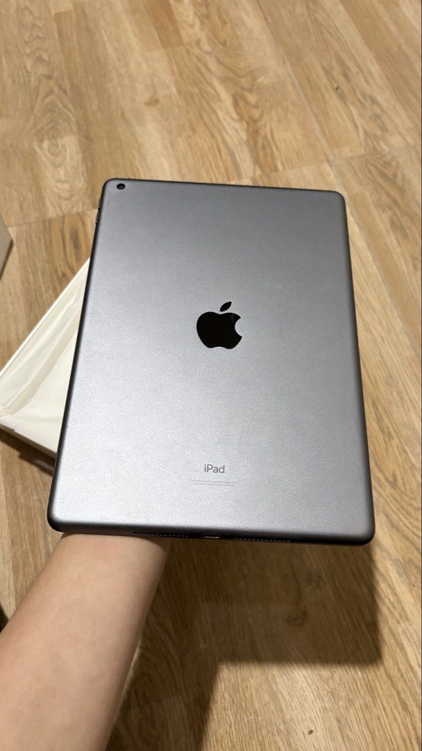 IPad 9th Gen | 64gb | Space Grey (Category: iPad) located in Caloocan City. Submitted by kenneth1078 (Listing ID 1469900410, Image 2). Description: Letting go of my iPad 9th gen because i’m planning to buy a new one. Free pen with sleeves (dupe) and case if you want but the case is well-used..