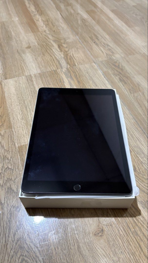 IPad 9th Gen | 64gb | Space Grey (Category: iPad) located in Caloocan City. Submitted by kenneth1078 (Listing ID 1469900410, Image 1). Description: Letting go of my iPad 9th gen because i’m planning to buy a new one. Free pen with sleeves (dupe) and case if you want but the case is well-used..