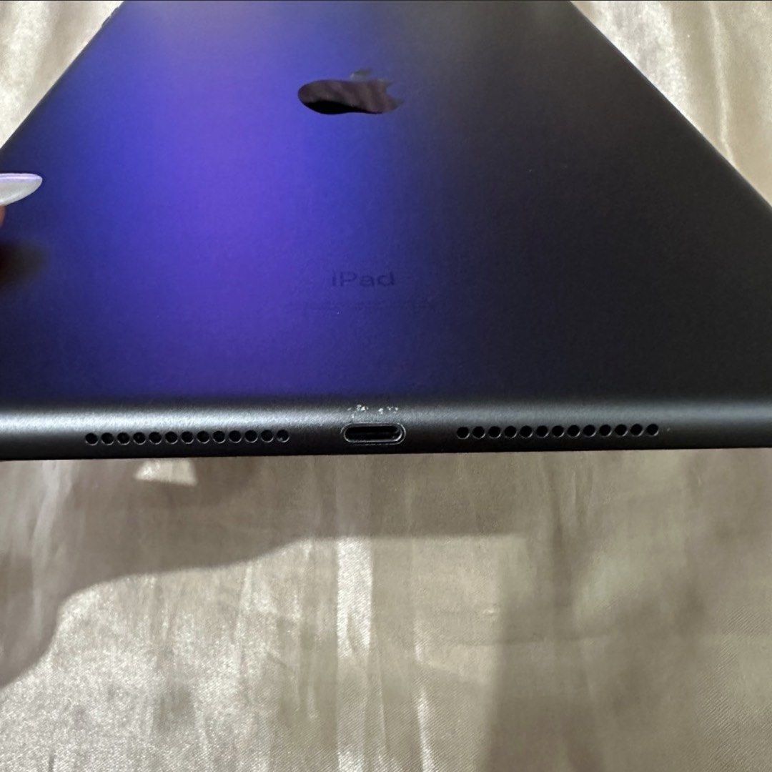 iPad 9th Generation 64gb with Authentic Logitech Rugged Folio Protective Keyboard Case (Category: iPad) located in Makati City. Submitted by nikkiclosetph (Listing ID 1469905563, Image 3). Description: iPad 9th Generation 64gb (Space Gray) No box or charger - bought in the US 2023 and left the box there Good as new - minimal scratch on only one area (see photo) iPad is in good condition, never been repaired Can test all you want Comes with (1) Au