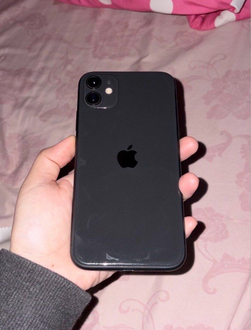 Iphone 11 black (Category: iPhone 11 Series) located in Koronadal. Submitted by kooszhearts (Listing ID 1469849685, Image 3). Description: iphone 11 in black - lady owned - with free case and charging cable - 64gb - 72% batt health / orig battery (but somehow can still last a whiole day based on my exp and depends on usage) - original/bought from the loop, no replacements made - no issues - minimal scratches mod: lbc / meetup if within koronadal 