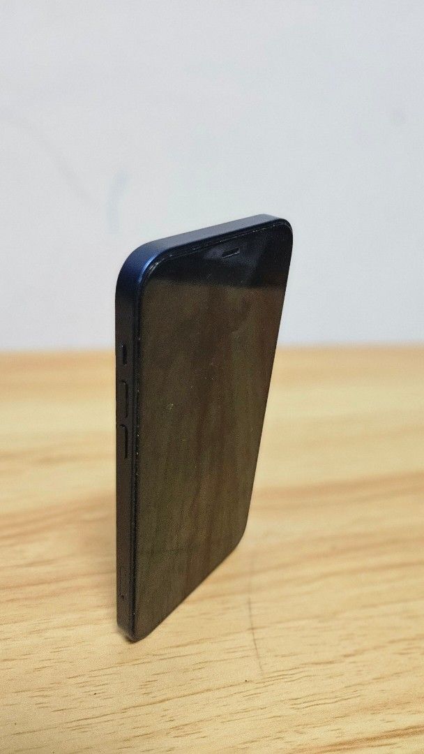 iPhone 12 128GB for SALE (Category: iPhone 12 Series) located in Quezon City. Submitted by paul.morales0407 (Listing ID 1469892098, Image 3). Description: 📱iPhone 12 128GB ✅️ All original parts / no replaced parts ✅️ Globe-locked ✅️ No issues, fully functional ✅️ Minimal dents and normal signs of usage ✅️ Battery Health: 71% ✅️ Updated to iOS 27 📍Meetup: Robinsons Galleria South or Southwoods Mall.