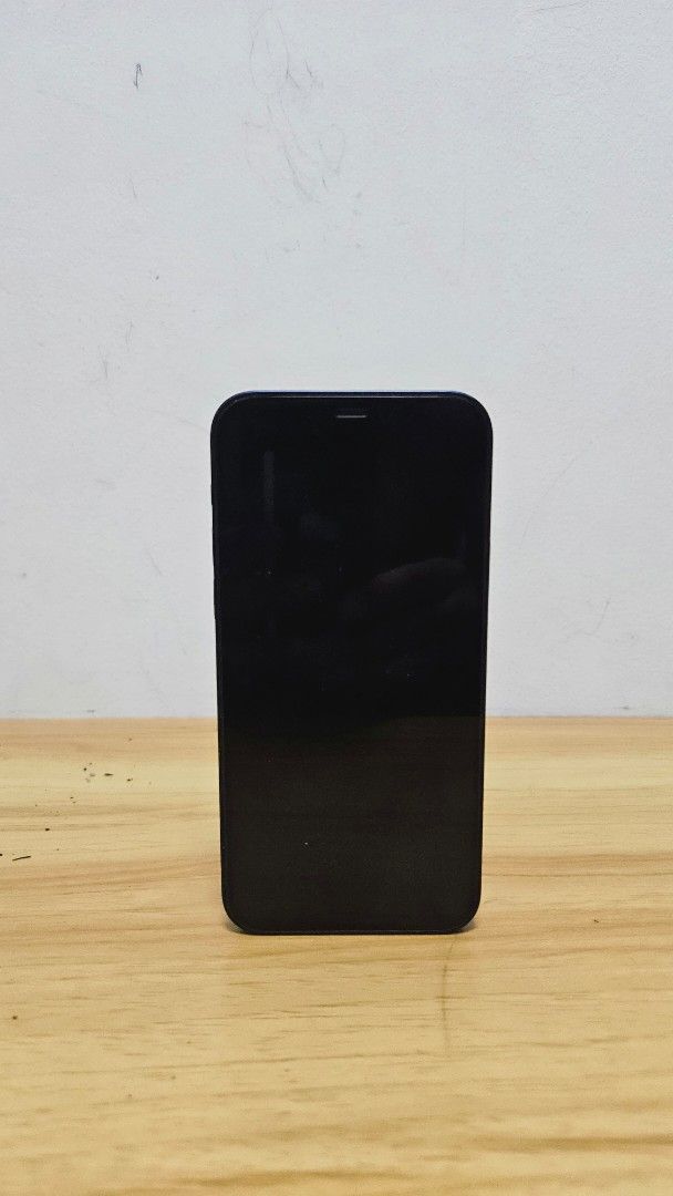 iPhone 12 128GB for SALE (Category: iPhone 12 Series) located in Quezon City. Submitted by paul.morales0407 (Listing ID 1469892098, Image 2). Description: 📱iPhone 12 128GB ✅️ All original parts / no replaced parts ✅️ Globe-locked ✅️ No issues, fully functional ✅️ Minimal dents and normal signs of usage ✅️ Battery Health: 71% ✅️ Updated to iOS 27 📍Meetup: Robinsons Galleria South or Southwoods Mall.