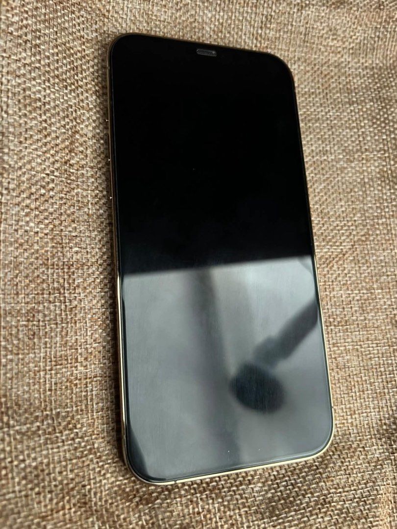 Iphone 12 pro max 128gb (Category: iPhone 12 Series) located in Taguig. Submitted by impooo (Listing ID 1469878326, Image 2). Description: No dents Lady owned 81bh.