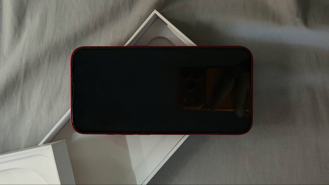 Iphone 13 256gb (Category: iPhone 13 Series) located in Manila. Submitted by joiefrances1215 (Listing ID 1469847678, Image 2). Description: Iphone 13 256gb, pre-loved. Negotiable. Rfs: upgrade. Honest issues: Battery health and paint chips. .