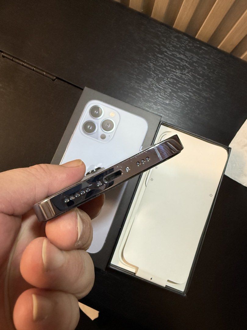 iPhone 13 Pro （分類：iPhone 13 系列）位於 Hong Kong。 由 xliu9900113850 提交（商品編號 1469865811，圖片 2）。簡介： 己換非原廠電池。