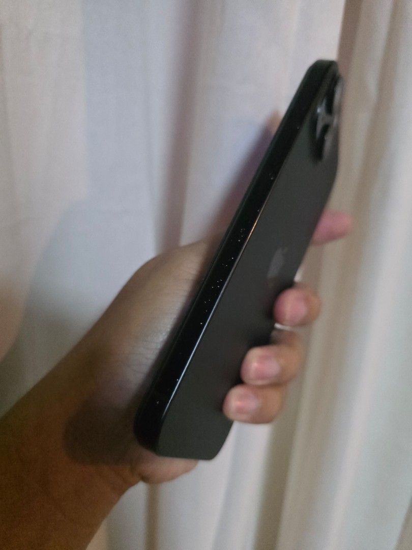 IPHONE 15 PLUS 128GB (Category: iPhone 15 Series) located in Manila. Submitted by kiroozz (Listing ID 1469921258, Image 3). Description: RUSH FOR SALE IPHONE 15 PLUS FACTORY UNLOCK 128GB 90 BH FACE ID WORKING TRUTONE WORKING LCD REPLACED SOFT OLED ALL GOOD WORKING CONDITION READY TO USE READY TO RESET PAINT CHIPS SIDES BAWAL SA MASELAN -BOX -CASE -CORD -UNIT.