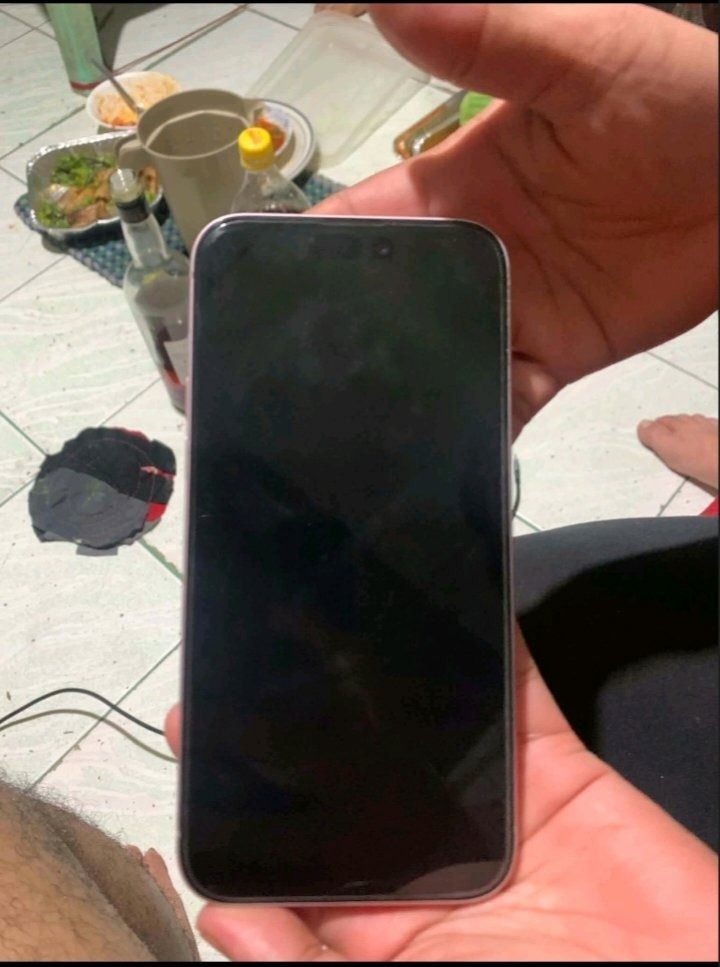 iPhone 15 Plus 256gb (Pink) (Category: iPhone 15 Series) located in Caloocan City. Submitted by sanz.set (Listing ID 1469817531, Image 2). Description: Description: iPhone 15 Plus (Bought 2 years ago at SM North Edsa) Storage: 256gb Color: Pink Battery Health: Normal (90%) (More Details See pics) Inclusions: Original Charger Unit itself Original Box NO ISSUE, PRISTINE CONDITION (See pics) RFS: Upgrade RUSH SELLING!! Asking Price: P40,000 (Slight 