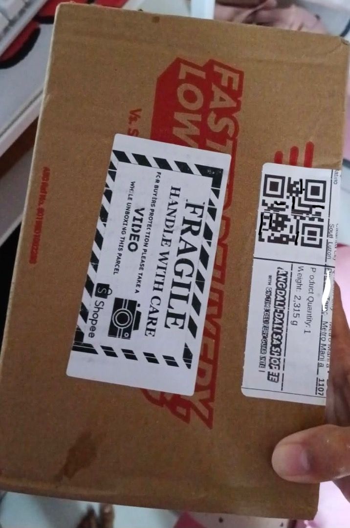 Iphone 16 128gb (Pink) (Category: iPhone 16 Series) located in Rizal. Submitted by mawiisan (Listing ID 1469891613, Image 1). Description: Brand new and sealed RFS: ordered from Shxpee and kinancel before, pero dineliver pa din. Now, nirereject ni Shxpee yung Return & Refund request. Bilhin nyo na pls. Warranty is until Oct 2027, since this October lang inorder. Meet up Mandaluyong, Antipolo, QC.