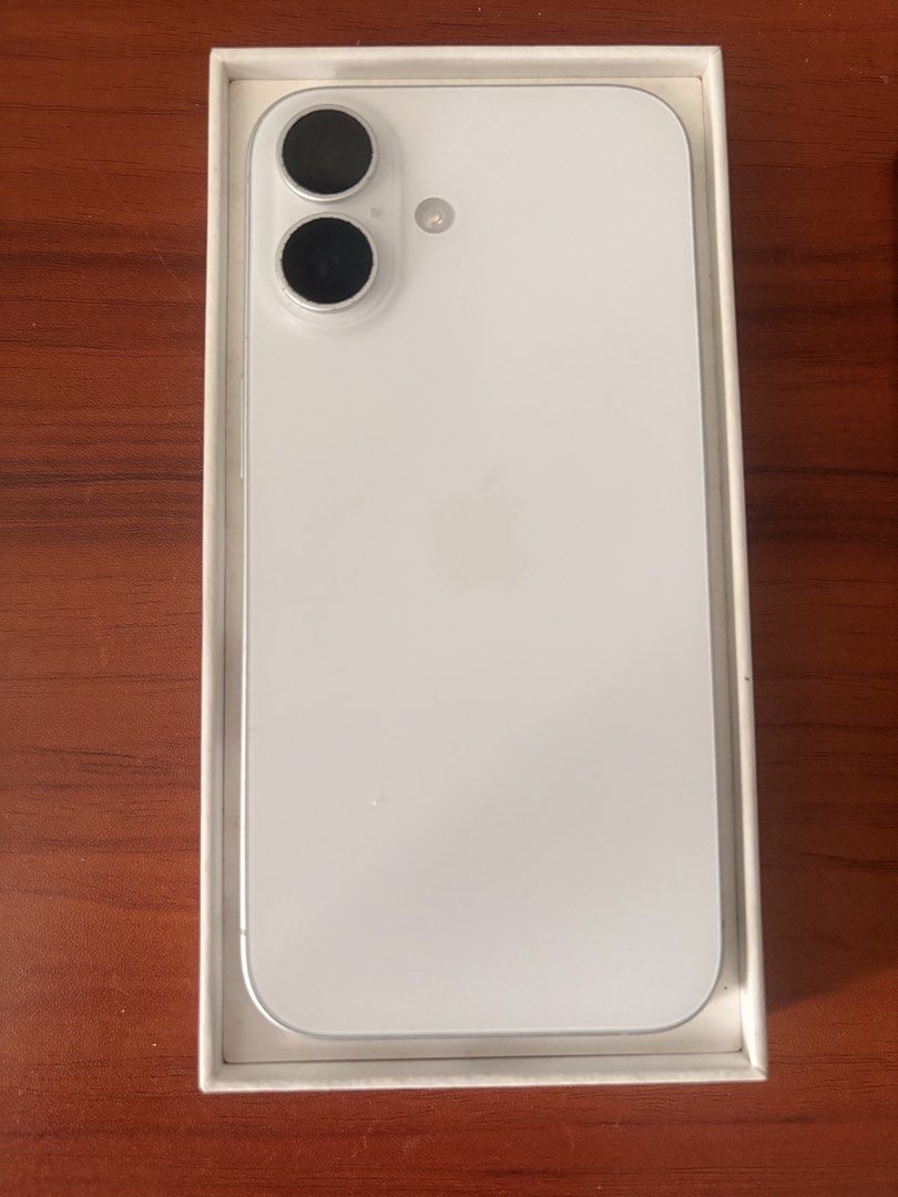 Iphone 16 256gb (Category: iPhone 16 Series) located in Quezon City. Submitted by seungwan24 (Listing ID 1469796365, Image 1). Description: 256gb open to any physical sim 86bh with box and casing issue: minimal scratches and paintchips meet up cubao.