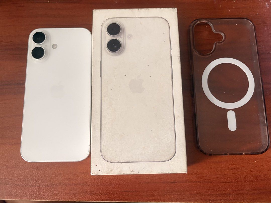 Iphone 16 256gb (Category: iPhone 16 Series) located in Quezon City. Submitted by seungwan24 (Listing ID 1469796365, Image 3). Description: 256gb open to any physical sim 86bh with box and casing issue: minimal scratches and paintchips meet up cubao.