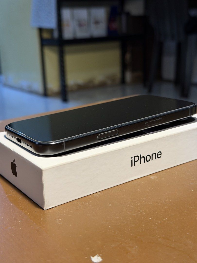 Iphone 16 Pro (256gb) - Black Titanium (Category: iPhone 16 Series) located in Naga. Submitted by luigikun (Listing ID 1469883498, Image 3). Description: Iphone 16 Pro (256gb) - Black Titanium Battery Health - 92% Bought at Silicon Valley last June 2025 RFS: Upgrade Location: Naga City.