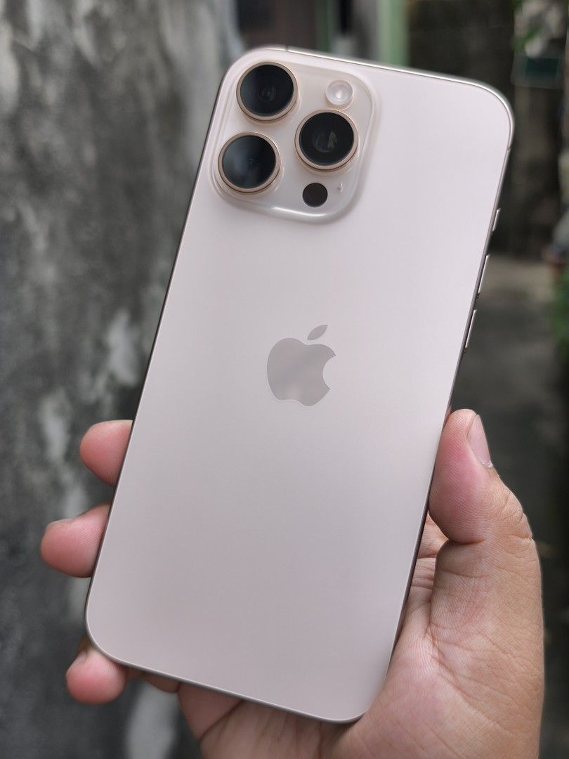 IPHONE 16 PRO MAX 256 | 95%BH | COMPLETE (Category: Other Mobile & Gadget Accessories) located in Caloocan City. Submitted by jm18345 (Listing ID 1469855041, Image 3). Description: 46,500 FIXED PRICE IPHONE 16 PRO MAX 256GB | DESERT TITANIUM | 95% BH •Local purchased & Openline •All buttons & true tone working •No repair history, money back guaranteed. •Tempered glass since day one •With original unused cable, case & box 📍South caloocan area.