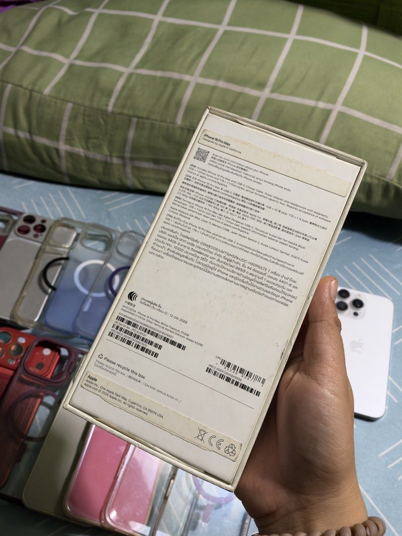Iphone 16 Pro Max White 512 GB (Category: iPhone 16 Series) located in Makati City. Submitted by marjenyaaah (Listing ID 1469906194, Image 3). Description: For Sale Iphone 16 Pro Max 512 GB Lady Owned Normal 93 BH. (55k you can send also your offers) DM offers pls lang wag sobra barat iphone po ito hindi android with Box Also! - Makinis pa sa makinis - Esim/Physical Sim - 22 free cases for takeall bala na kayo - with box and cable pag barat tatan