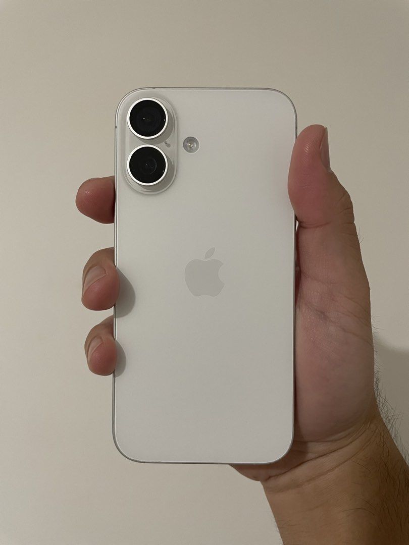 iPhone 16 “White” 128GB (Category: iPhone 16 Series) located in Manila. Submitted by geh.dg (Listing ID 1469916429, Image 2). Description: FOR SALE: ₱34,000 (nego) iPhone 16 “White” 128GB Local variant ZP/A 95% Battery Health Complete w/ Box -tempered glass since day 1 -free case RFS: upgrade 📍Bulacan or Pasig 📩PM.