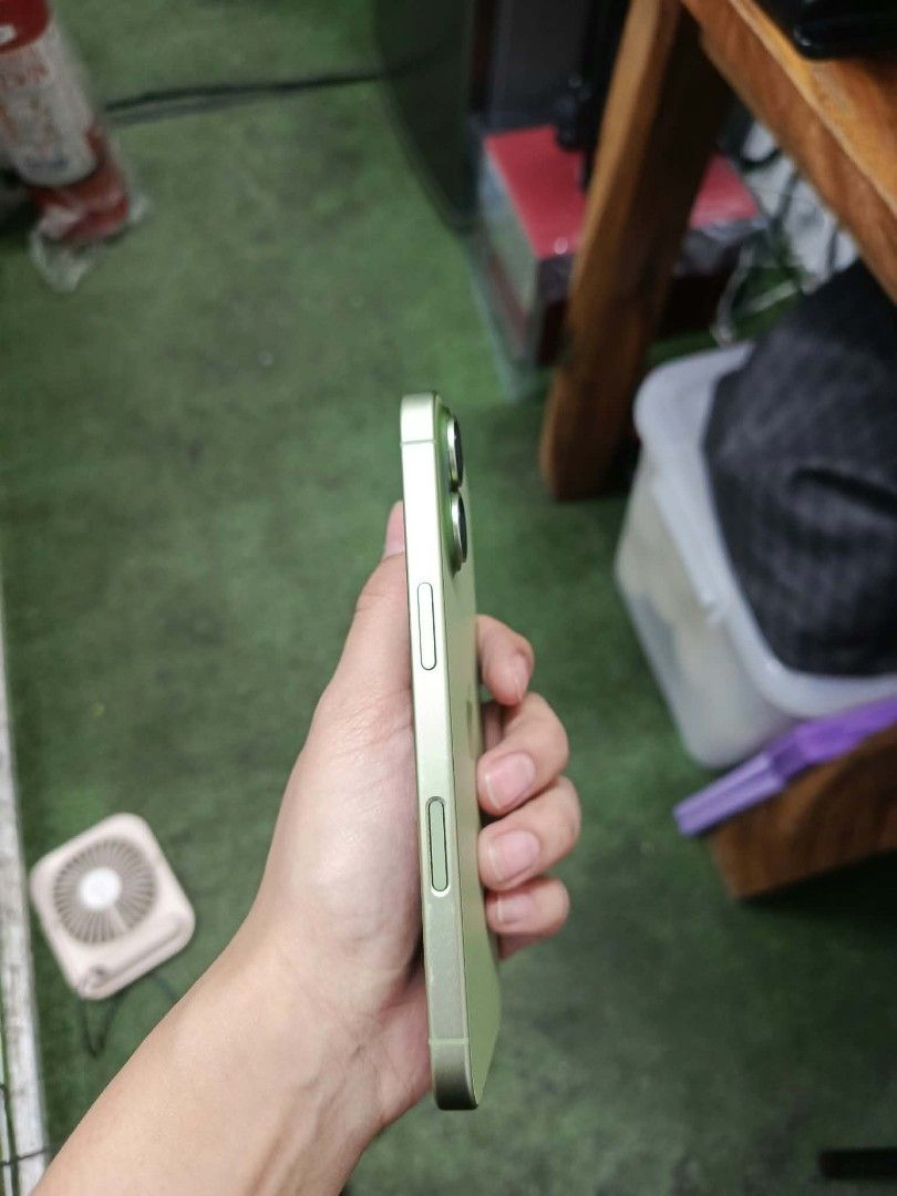 iPhone 17 Sage green RUSH! (Category: iPhone 17 Series) located in Manila. Submitted by iqyashi (Listing ID 1469907995, Image 3). Description: IPHONE 17 256 RUSH RUSH! IPHONE 17 ESIM ONLY PRICE : 46500 still nego - bnew condition - 256 gb - 96% Battery health orig - warranty until june 2027 - no history of repair/replacements - face ID working - NTC Approved ( AH/A) - truetone working - noissue on camera - all buttons working Inclusions: Original