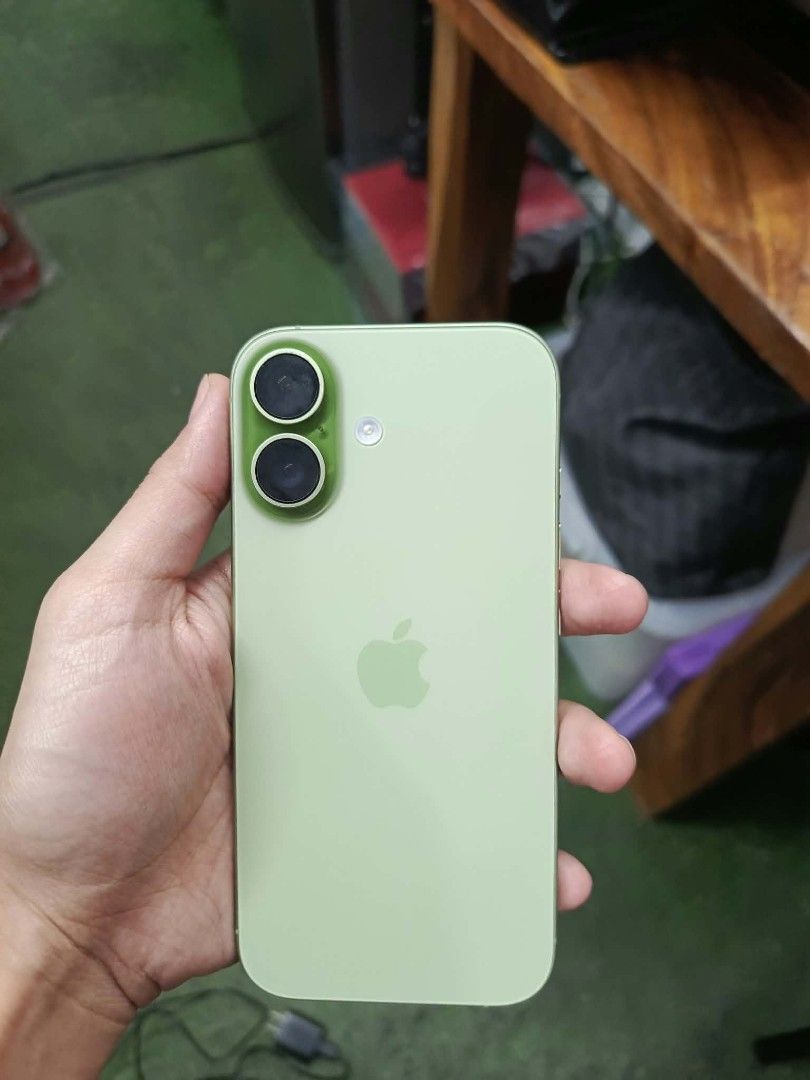 iPhone 17 Sage green RUSH! (Category: iPhone 17 Series) located in Manila. Submitted by iqyashi (Listing ID 1469907995, Image 1). Description: IPHONE 17 256 RUSH RUSH! IPHONE 17 ESIM ONLY PRICE : 46500 still nego - bnew condition - 256 gb - 96% Battery health orig - warranty until june 2027 - no history of repair/replacements - face ID working - NTC Approved ( AH/A) - truetone working - noissue on camera - all buttons working Inclusions: Original