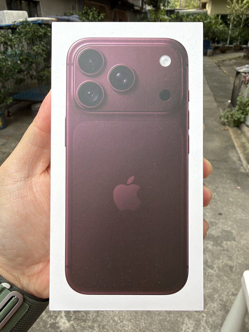 iPhone 18 Pro 512gb, Burgundy (Category: Early Generation Mobile Phones) located in Quezon City. Submitted by --ro-- (Listing ID 1469844169, Image 1). Description: iPhone 18 Pro 512gb, Burgundy Sealed Pickup @ New Manila, QC.