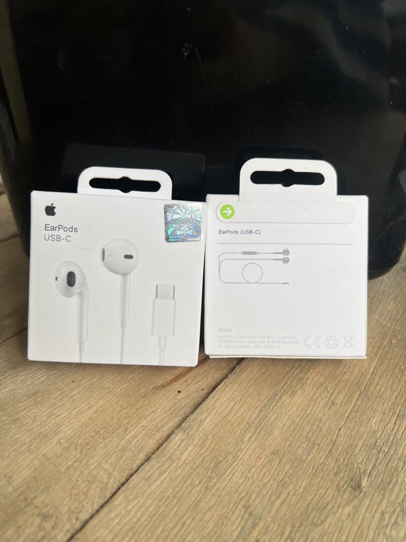 iPhone Type-C Wired Earphones (Category: Earphones) located in Manila. Submitted by warm_jamin (Listing ID 1469936809, Image 1). Description: iPhone Type-C Wired Earphones Enjoy convenient listening with Type-C wired earphones for compatible devices. ✅ Type-C Connector ✅ Sealed Items Available ✅ Onhand & Ready for Delivery ✅ Rush Orders Accepted ✅ Same-Day Delivery Available ✅ Lalamove & J&T Delivery 📩 PM for price and more information! .