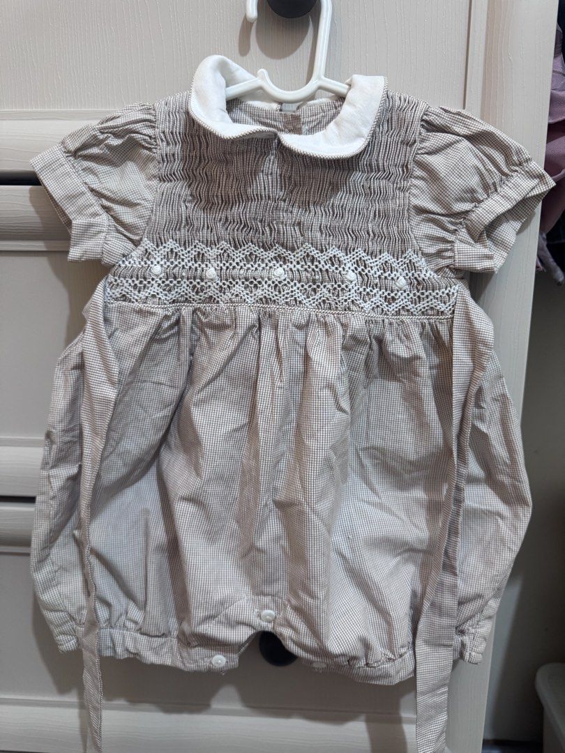 Isi Hand Smocked Romper 3-6monts (Category: Babies & Kids Fashion) located in Angeles City. Submitted by shamiescorner (Listing ID 1469891665, Image 1). Description: Isi Hand Smocked Romper Size: 3-6m 🏷️ ₱200 ✔️Unused RFS: Decluttering, outgrown by baby 📍Angeles City, Pampanga 💳 GCash / Maya 🚚 J&T (Scheduled shipping - ‼️SF to be shouldered by buyer).