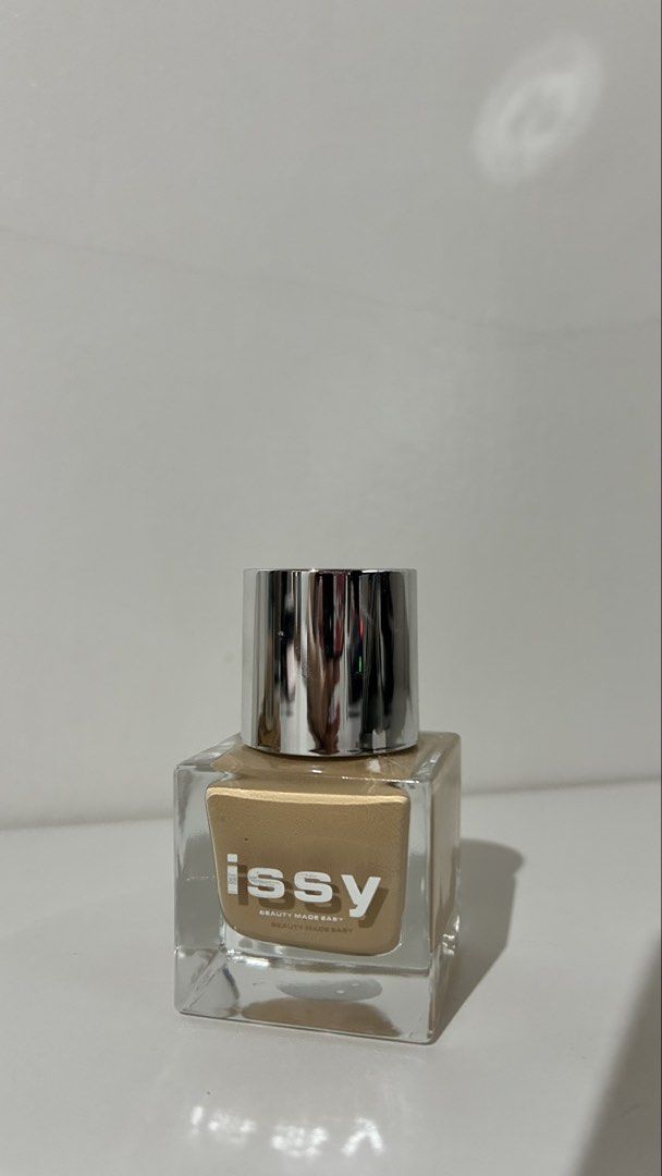 Issy Active Foundation YL2.5 (Category: Makeup) located in San Juan. Submitted by plnrm (Listing ID 1469921406, Image 1). Description: Issy Active Foundation Shade: YL2.5 Net weight 30 ml / 1.01 fluid ounces 200Php + sf RFS: Bought the wrong shade.