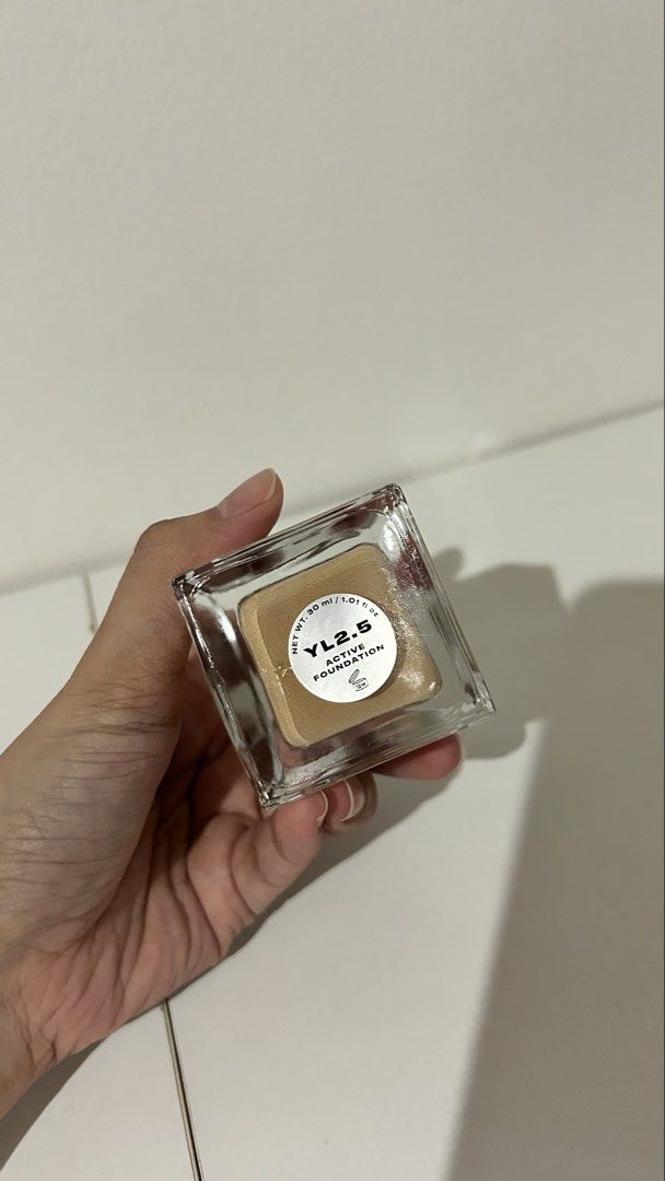 Issy Active Foundation YL2.5 (Category: Makeup) located in San Juan. Submitted by plnrm (Listing ID 1469921406, Image 2). Description: Issy Active Foundation Shade: YL2.5 Net weight 30 ml / 1.01 fluid ounces 200Php + sf RFS: Bought the wrong shade.