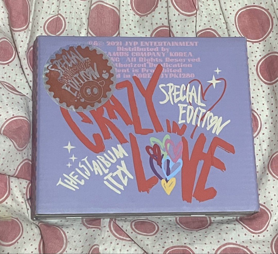 ITZY ALBUM TWICE PHOTOCARDS (TAKE ALL) (Category: CDs & DVDs) located in Manila. Submitted by nner0_ (Listing ID 1469927931, Image 2). Description: rush sale! take all for 550 🍀 READ FIRST ‼️ rfs: hindi na me kpop fan // decluttering product infos: - all are orig! both albums and photocards (can send video) - no cd na yung special edition ng itzy but with cd pa yung isa - may yellow stains yung checkmate (not that visible) - no posters - with fr