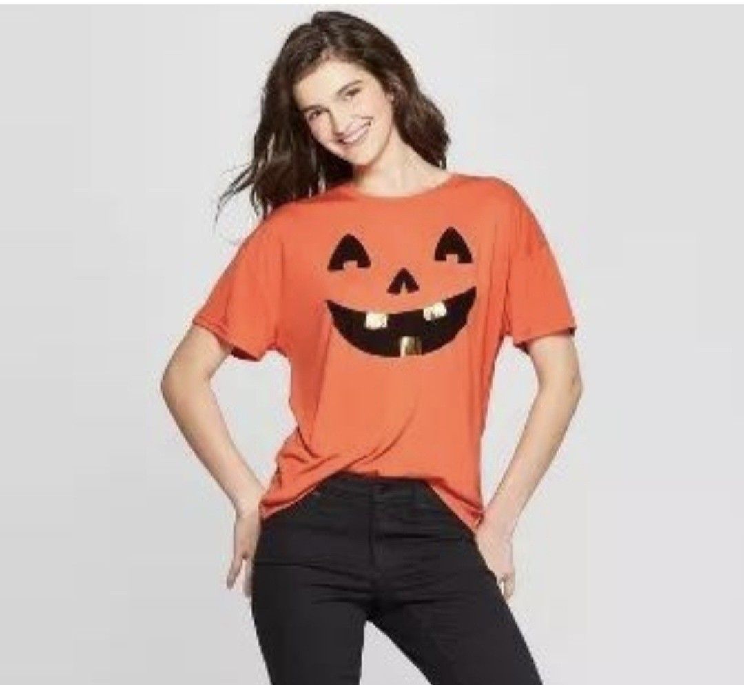 Jack o lantern halloween top (Category: Blouses) located in Las Pinas. Submitted by assortedkidzstuffs (Listing ID 1469815306, Image 2). Description: bnew with tag imported from USA really pretty XL on tag (fits medium to XL).