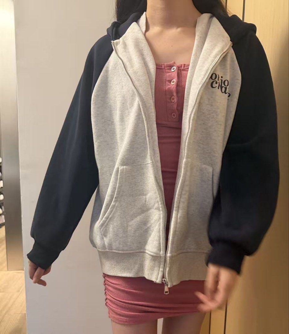 jacket （分類：運動服裝）位於 Hong Kong。 由 curatorhan 提交（商品編號 1469875332，圖片 3）。簡介： 。