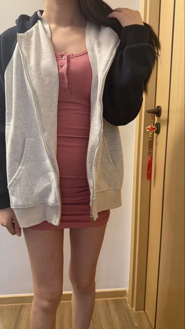 jacket （分類：運動服裝）位於 Hong Kong。 由 curatorhan 提交（商品編號 1469875332，圖片 7）。簡介： 。