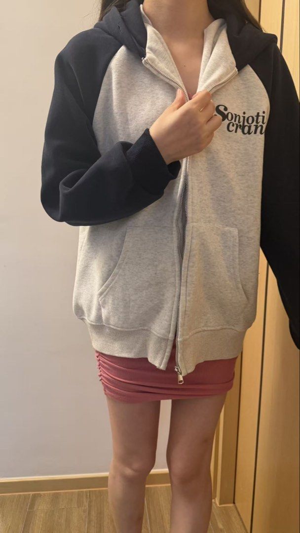 jacket （分類：運動服裝）位於 Hong Kong。 由 curatorhan 提交（商品編號 1469875332，圖片 4）。簡介： 。
