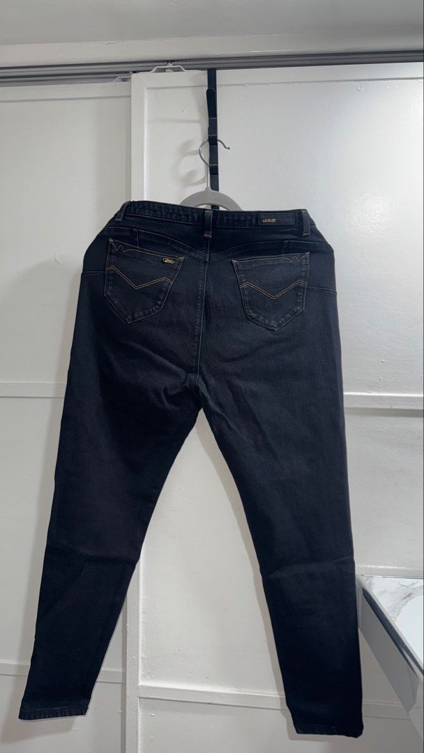 Jag Butt Lifting Pants (Category: Jeans) located in Quezon City. Submitted by geminibaby1994 (Listing ID 1469928402, Image 2). Description: Good as new Nakakaganda ng butt talaga I swear .