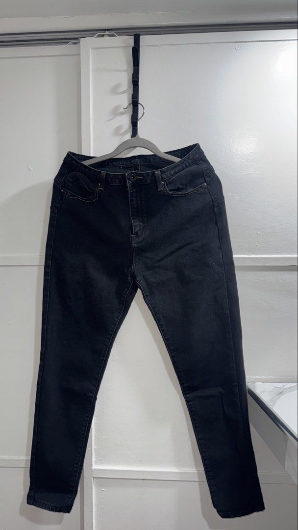 Jag Butt Lifting Pants (Category: Jeans) located in Quezon City. Submitted by geminibaby1994 (Listing ID 1469928402, Image 1). Description: Good as new Nakakaganda ng butt talaga I swear .