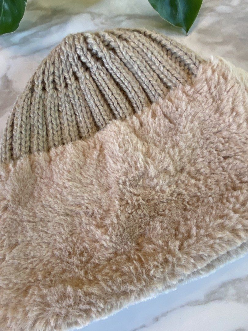 Japan fur beanie or bonnet (Category: Hats & Beanies) located in Makati City. Submitted by indaysukaycloset (Listing ID 1469834731, Image 2). Description: Japan Fur Beanie - Beige Knit + Faux Fur Cuff - 56-58cm - Korean Winter Bonnet DETAILS: Brand: Japan Market (H00202-70239) - Original Japan Color: Beige / Oatmeal + Mocha Faux Fur - aesthetic neutral! Material: Body 100% Acrylic + Fur Part 100% Polyester - thick, warm, soft, fluffy Size: 56-58c
