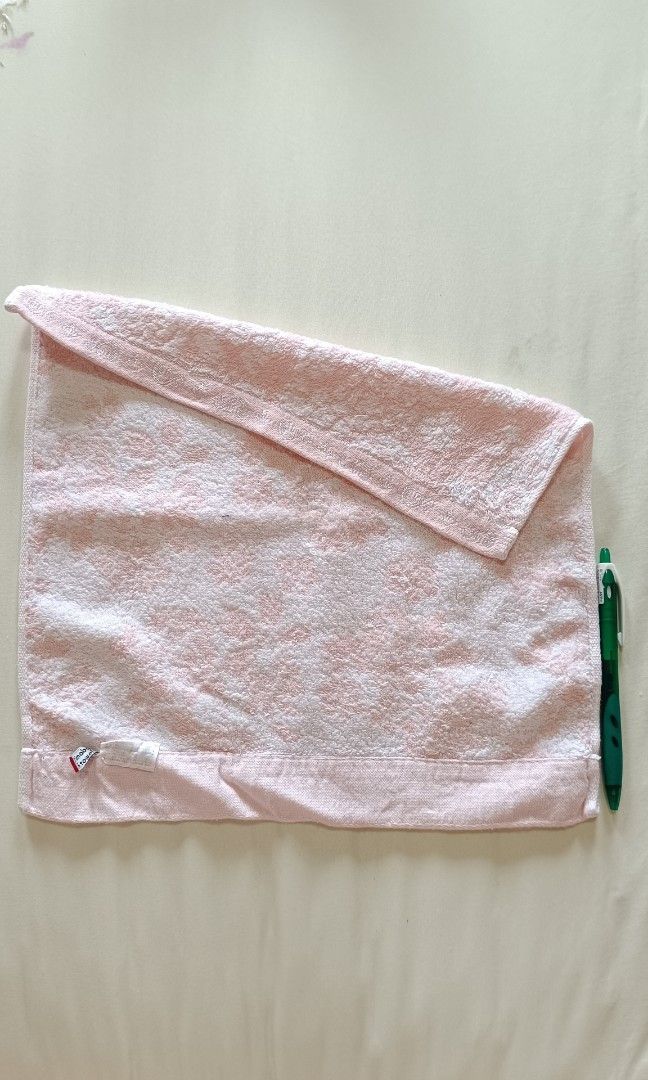 Japan Imabari Face Towel /Back Towel 32x33cm (Category: Bedding & Towels) located in Makati City. Submitted by jstreasuredfinds (Listing ID 1469823621, Image 3). Description: Washed and sanitized. 100% Japan cotton Imabari Face towel. Super Absorbent. IM-05.