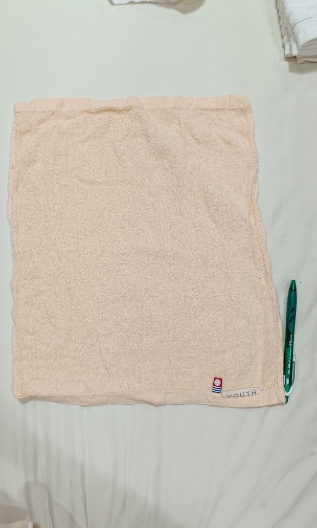 Japan Imabari Face/Back towels 33x35cm (Category: Bedding & Towels) located in Makati City. Submitted by jstreasuredfinds (Listing ID 1469858206, Image 3). Description: Washed and sanitized 100% Japan cotton Imabari brand. Super absorbent. IM-10.