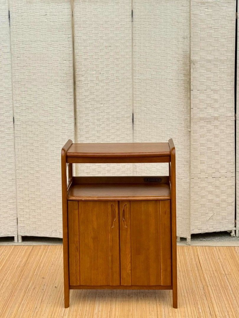 JAPAN SURPLUS SOLID WOOD MARUNI CONSOLE CABINET IN GOOD CONDITION (Category: Shelves, Cabinets & Racks) located in Manila. Submitted by emjiiii96 (Listing ID 1469787257, Image 2). Description: JAPAN SURPLUS SOLID WOOD MARUNI CONSOLE CABINET IN GOOD CONDITION SIZE: 34.5H x 24.5L x 13.5W inches.