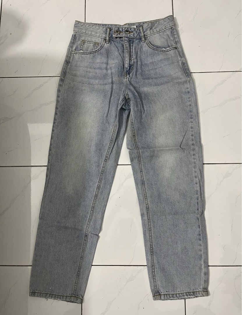 Jeans, Women's Fashion, Bottoms, Jeans & Leggings on Carousell