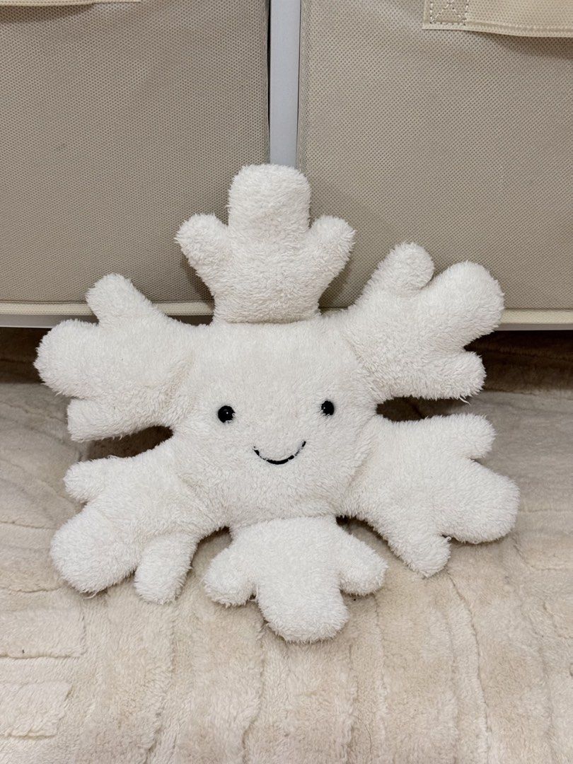 Jellycat snowflake medium (Category: Plushies & Soft Toys) located in Tagaytay City. Submitted by denalycoco51 (Listing ID 1469909019, Image 1). Description: Please manage expectations before claiming! 💕 • NO REFUND / NO EXCHANGE — all sales are final. • ITEM CONDITION: Well loved, Only used for display. • Authenticity guaranteed, retired • Please check all photos & descriptions carefully. • Payment within 24 hours unless otherwise agreed. • Res