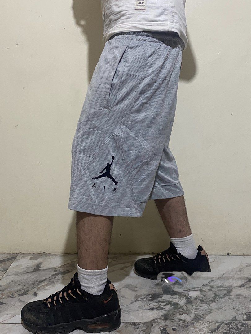 Jordan Air Silver Shorts (Category: Shorts) located in Manila. Submitted by dathriftt (Listing ID 1469821450, Image 1). Description: JORDAN AIR SILVER SHORT Waist: Freewaist (With Lace) Length: 21 Thigh: 13 Hem: 11.5 -Excellent Condition -Colorrate: 9.8/10 -Issue: himulmol/rans -Complete Tags & Washtags.