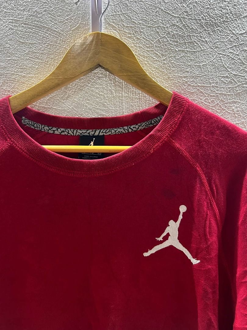 JORDAN CREW NECK EMBRO LOGO (Category: Coats, Jackets and Outerwear) located in Caloocan City. Submitted by j3ngsanity (Listing ID 1469919958, Image 2). Description: ISSUE : 2 DOT OIL STAIN / NEED WASH DIMES : 24x27 COLOR RATE : 9.5.