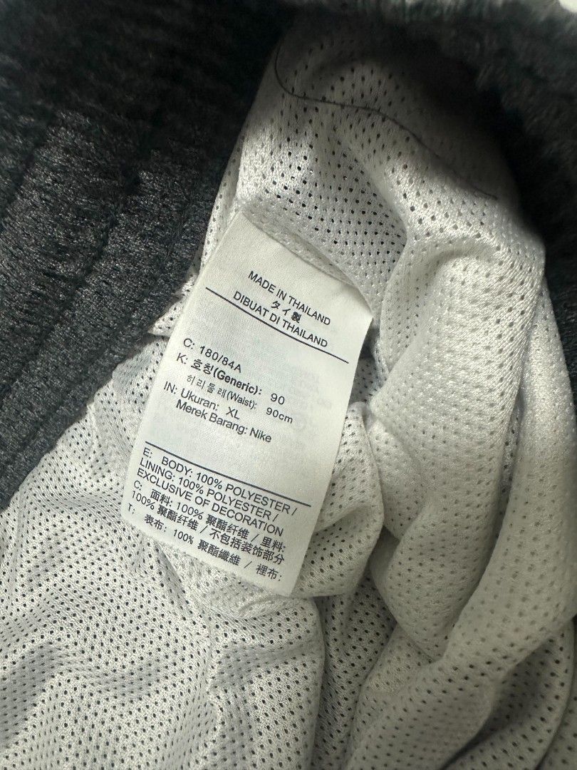 Jordan Jumpman Diamond (Category: Shorts) located in Manila. Submitted by rodeltzy (Listing ID 1469824043, Image 1). Description: - Authentic Jordan mesh shorts - Color: Olive Green / Dark Grey - Size: XL (Standard fit) - Material: 100% breathable polyester mesh - Features: Elastic waistband with adjustable black drawstring, large white Jumpman logo on lower sides, and secure zippered back pocket - Style Code: CU2350-325 - Origin: Made in Thailan