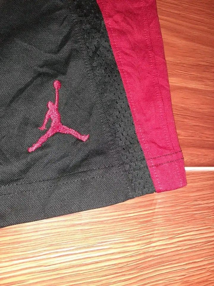 JORDAN MEN'S BALLERS SHORT (Category: Shorts) located in Mandaue City. Submitted by indayftjesiediva (Listing ID 1469791185, Image 3). Description: JORDAN MEN'S BALLERS SHORT LARGE 34-38 LENGHT 23 EXCELLENT CONDITION EMBROIDERED LOGO NO ISSUE MINE 650 + SF ONLY 🔥 DM 📩.