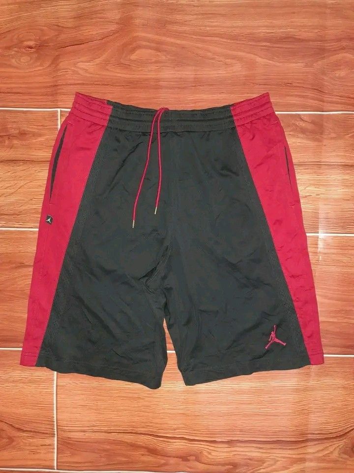 JORDAN MEN'S BALLERS SHORT (Category: Shorts) located in Mandaue City. Submitted by indayftjesiediva (Listing ID 1469791185, Image 2). Description: JORDAN MEN'S BALLERS SHORT LARGE 34-38 LENGHT 23 EXCELLENT CONDITION EMBROIDERED LOGO NO ISSUE MINE 650 + SF ONLY 🔥 DM 📩.